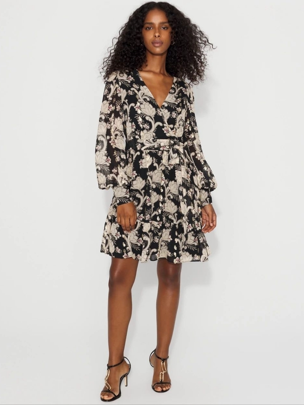 White House Black Market NWT Floral Tie Waist Mini Dress Metallic V Neck 14